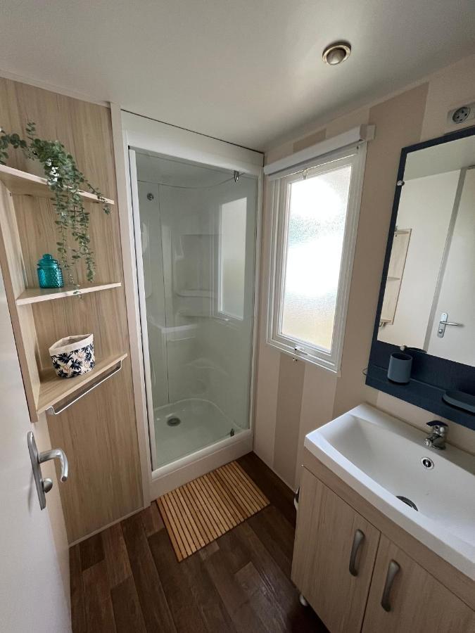 Mobil-Home Climatise Avec Piscine Aureilhan  Zewnętrze zdjęcie