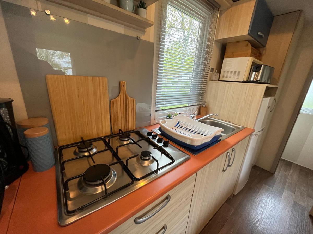 Mobil-Home Climatise Avec Piscine Aureilhan  Zewnętrze zdjęcie