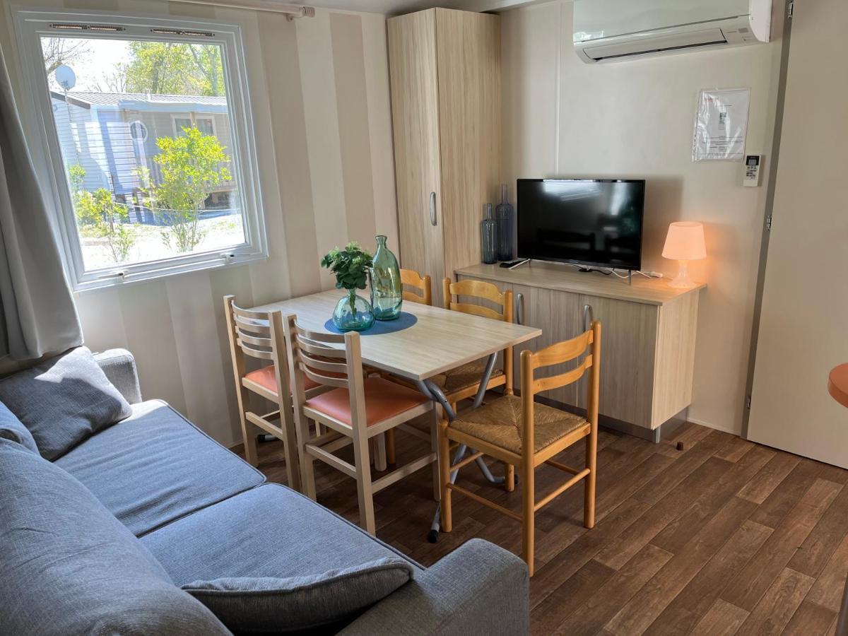 Mobil-Home Climatise Avec Piscine Aureilhan  Zewnętrze zdjęcie